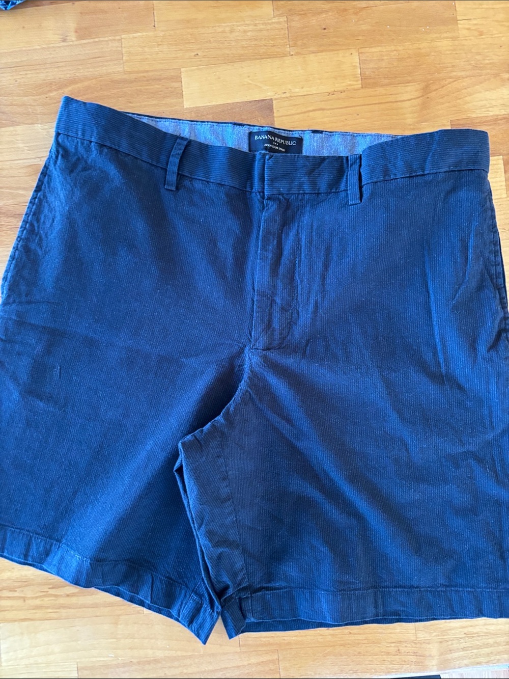Banana Republic Men's black Aiden Shorts Size 34